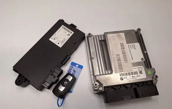 Engine ECU kit and lock set