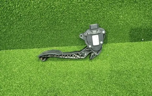Renault Master III Accelerator throttle pedal 180101626R 6PV00997801 2905201705