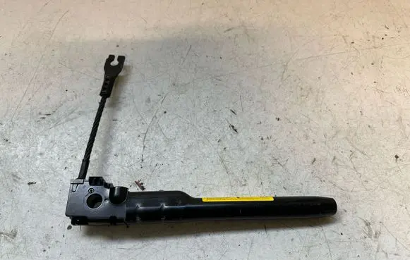 Peugeot 3008 I Front seatbelt buckle BAMPT11177