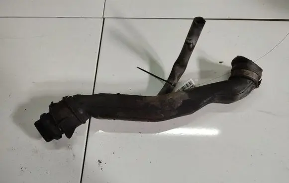 Fuel tank filler neck pipe