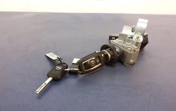 Opel Astra K Ignition lock 39079938