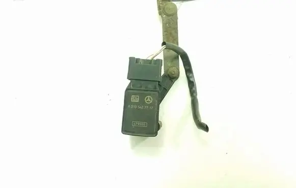 Mercedes-Benz C W202 Air suspension front height level sensor A0105427717
