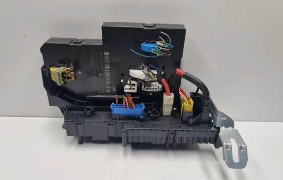 Mercedes-Benz C W204 SAM control unit A2049006301 2049006301 5DK00922514