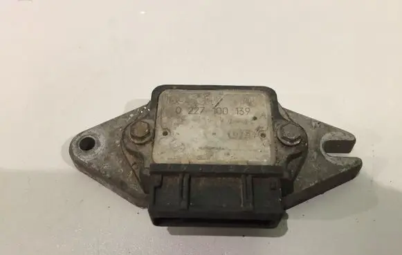 Volkswagen PASSAT B3 Ignition amplifier control unit 0227100139 18574816