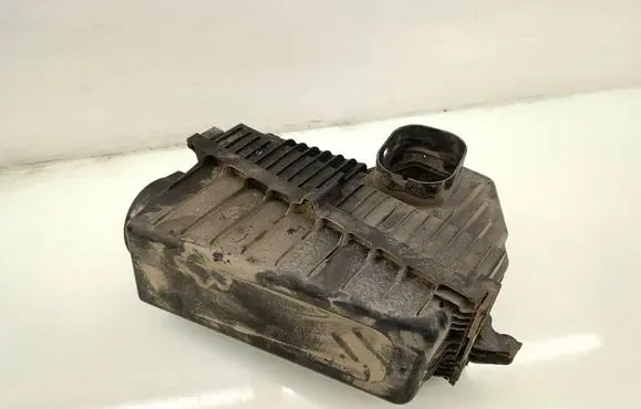 Alfa Romeo Giulia Air filter box 50546941