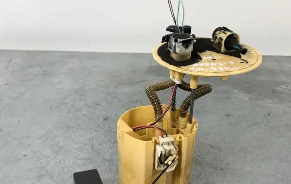 Toyota Avensis T270 In-tank fuel pump 7701005050