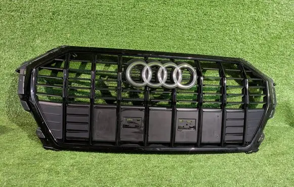 Audi Q3 F3 Front grill 
