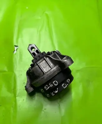 BMW 5 F10 F11 Engine mount bracket 6785602 241012