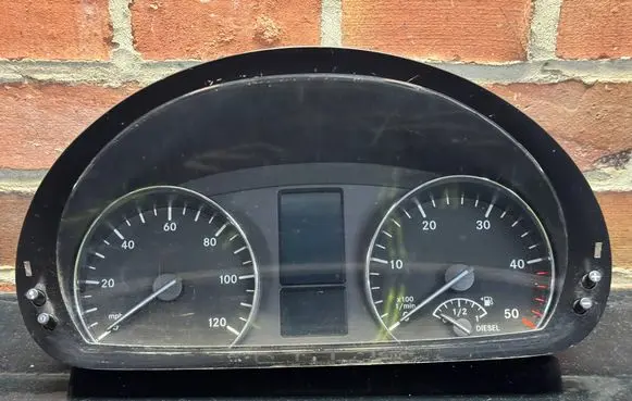 Mercedes-Benz Sprinter W906 Speedometer (instrument cluster) A9069009802