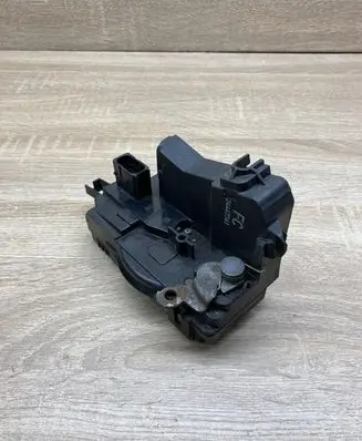 Opel Vectra C Front door lock 24447341 RIGHTSIDE