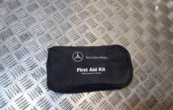 Mercedes-Benz E W212 First aid kit A2048200056