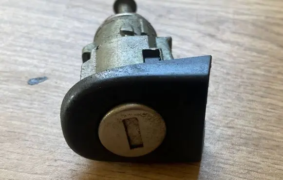 Volkswagen Bora Front door lock (next to the handle) 1U0837167C 1U0837168C 1U0837167C168C