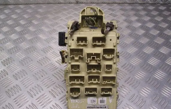 Toyota Yaris Fuse box set 82730-0D020