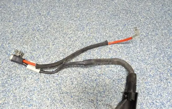 Volkswagen Jetta VI Positive cable (battery) 5C0971228AD
