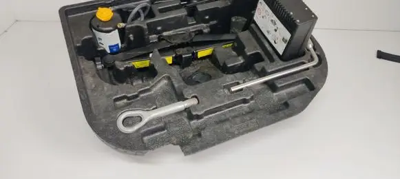 Mercedes-Benz R W251 Tool set A2518990221