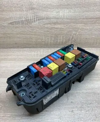 Opel Signum Fuse module 13170899 519066104