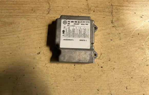 Skoda Octavia Mk2 (1Z) Airbag control unit/module 1K0909605M