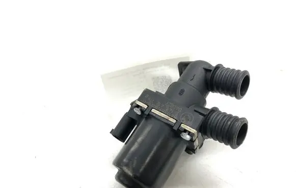 BMW 5 E60 E61 Coolant heater control valve 6920226 64116920226
