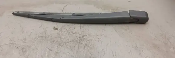 Hyundai i30 Rear wiper blade arm 