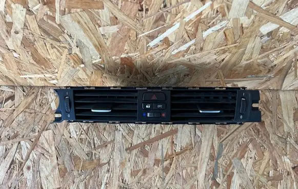 BMW 3 E90 E91 Dash center air vent grill 9130458