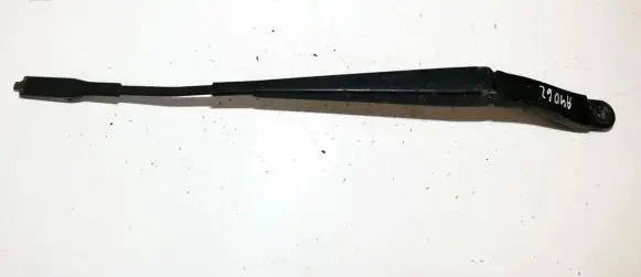 Volvo XC90 Front wiper blade arm 30655613
