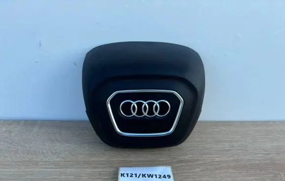 Audi A3 S3 8V Steering wheel airbag cover 62670230