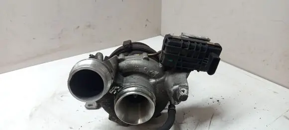 BMW 5 F10 F11 Turbo 7799758