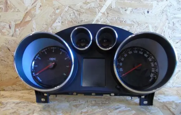 Opel Insignia A Speedometer (instrument cluster)