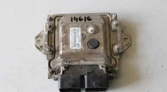 Suzuki Alto Engine control unit/module 0261S04260 33920-68K01