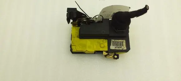 Volvo XC90 Front door lock 30699747