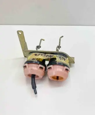Engine mount vacuum valve