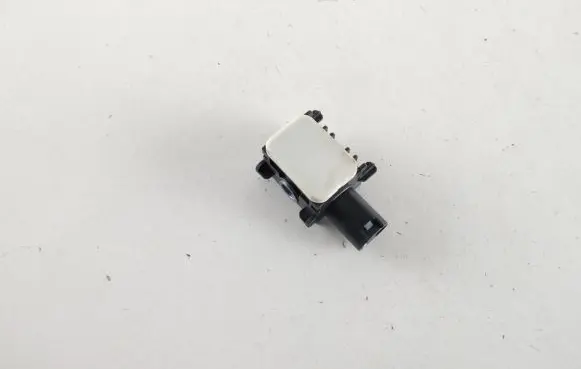 Jeep Cherokee III KJ Airbag deployment crash/impact sensor 04896083AA 081207 137800968