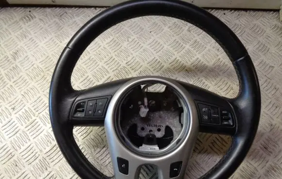 KIA Venga Steering wheel 561001P560 151424765 631807800AD