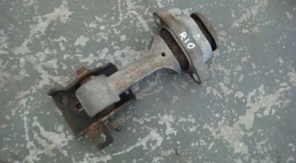 KIA Rio Engine mount bracket