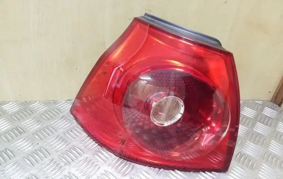 Volkswagen Golf V Rear/tail lights 1K6945095N 02S28490102