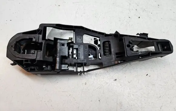 Citroen C5 Aircross Front door exterior handle/bracket 9820341080