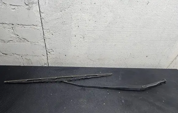 Opel Meriva A Front wiper blade arm 13140019