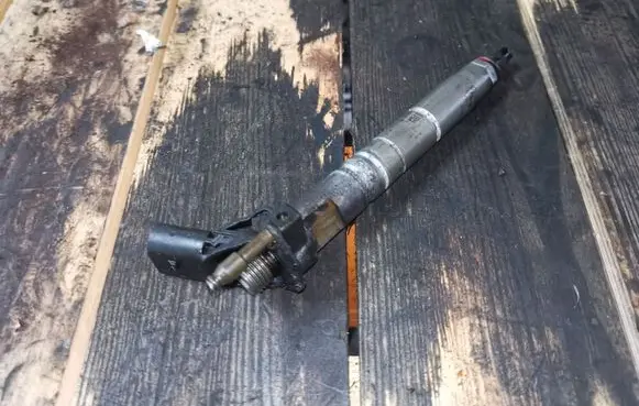 Mercedes-Benz E W212 Fuel injector 0445116026