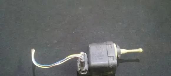 Audi A4 S4 B5 8D Headlight level adjustment motor 