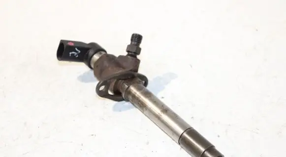Land Rover Discovery 3 - LR3 Fuel injector 5U3Q9K546AA