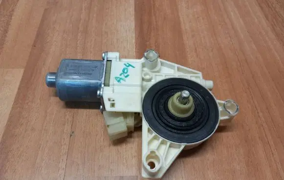 Mercedes-Benz C W204 Front door window regulator motor A2048200242 971218100 A2129066702