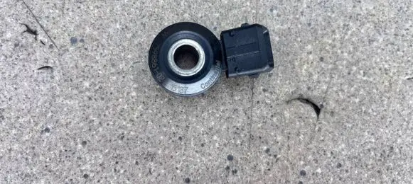 BMW M5 Detonation knock sensor 7598861 11367598861