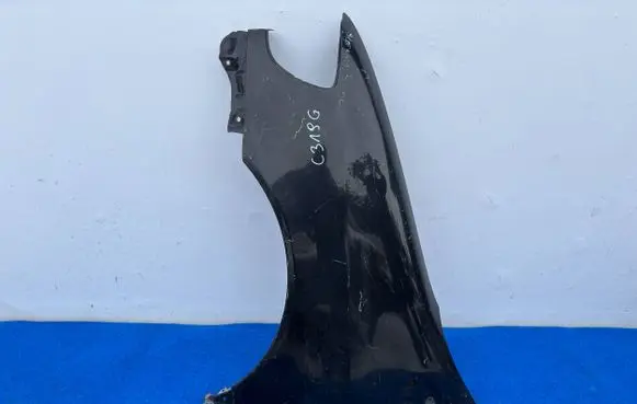Toyota Sienna XL10 I Fender 53802089