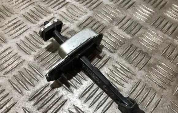 KIA Ceed Rear door check strap stopper