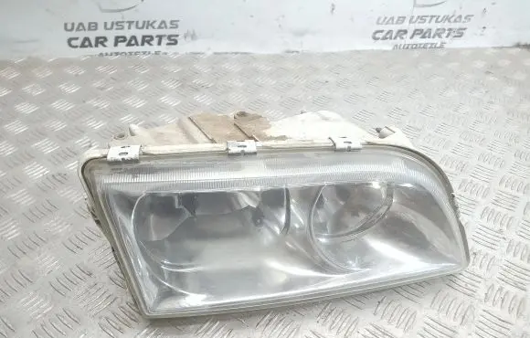 Volvo S40, V40 Headlight/headlamp