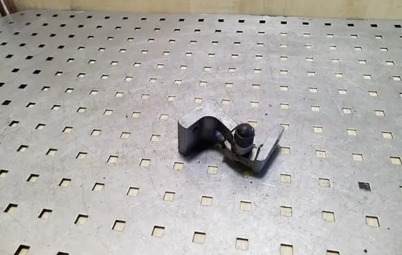 Audi Q7 4L Rear door upper hinge 7L0833402B