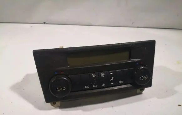 Renault Laguna II Climate control/heater control trim 8200181132D