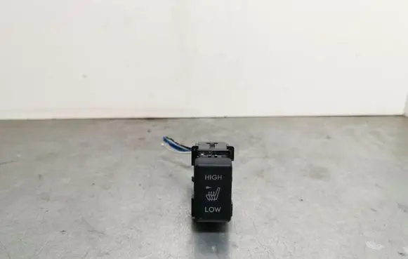 Subaru Forester SJ Seat heating switch 13726MN