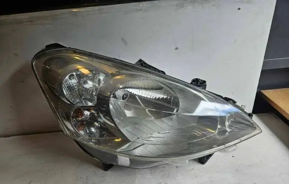 Peugeot Partner Headlight/headlamp 57425743