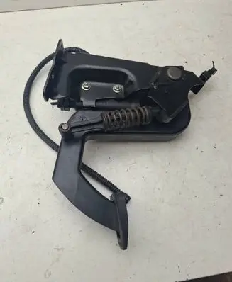 Mercedes-Benz Vito Viano W639 Clutch pedal A6382900516 A639290004